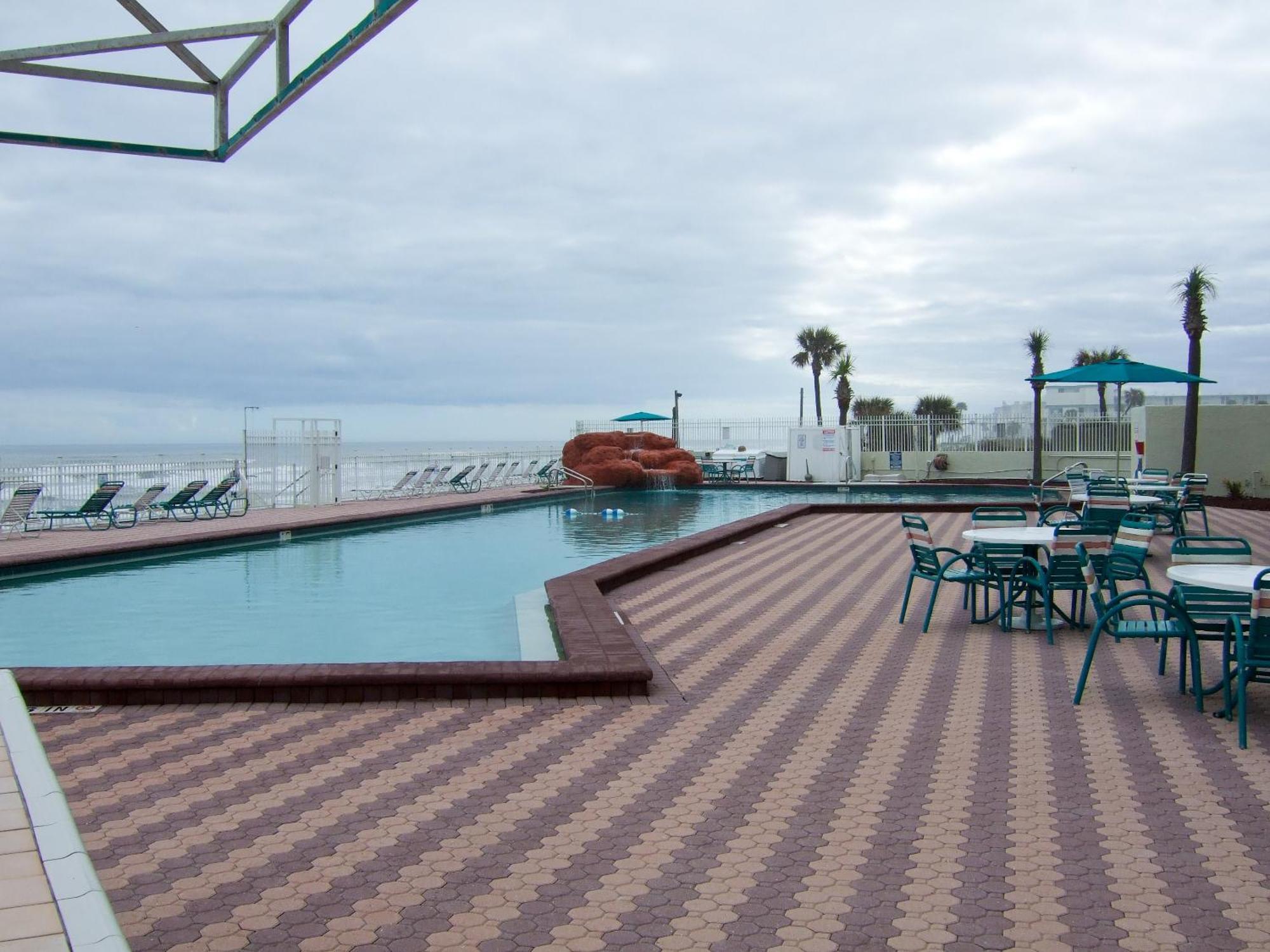 Westgate Harbour Beach Resort Daytona Beach Exterior photo
